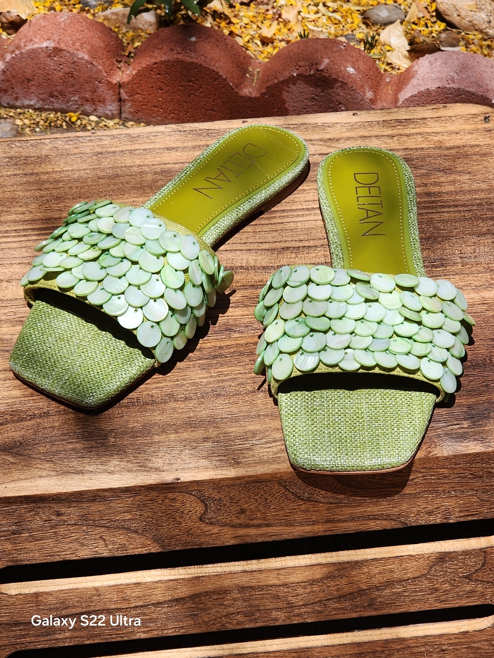 Deltan Women's Sublime Green Flora Disc Flat Sandals Size 6.5
